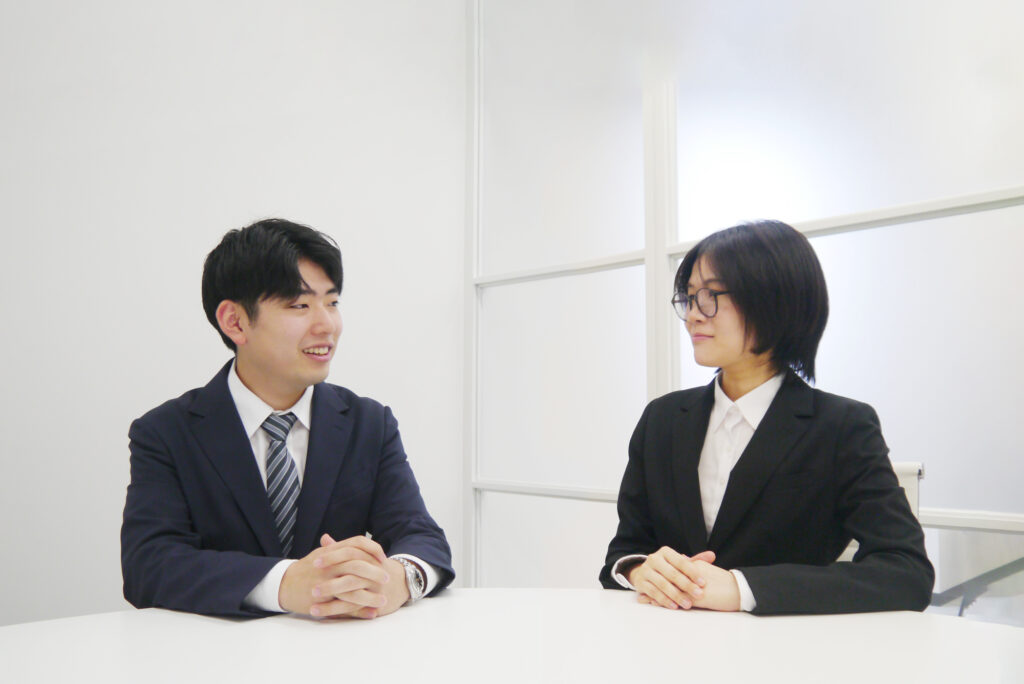 D4cプレミアム 新卒研修の声 対談の様子03